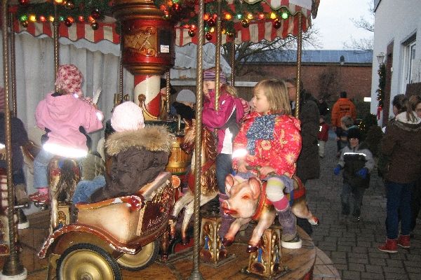 weihnachtsmarkt2012-12D4969F1F-09BE-0CD3-8F4F-FA9D46D4E903.jpg