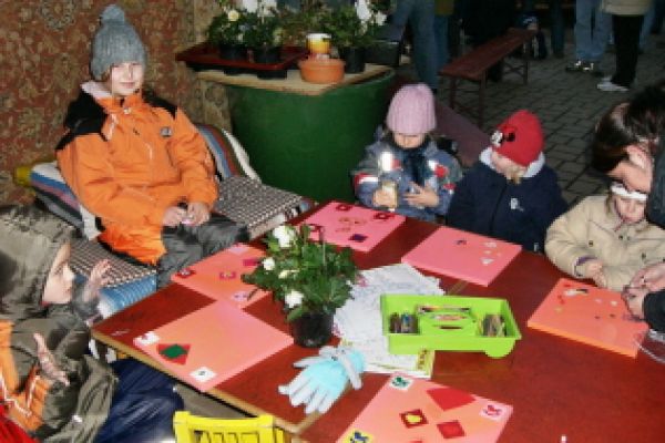 2008-weihnachtsmarkt-01C596343D-76B3-7D16-B7E5-B5E788161A5A.jpg