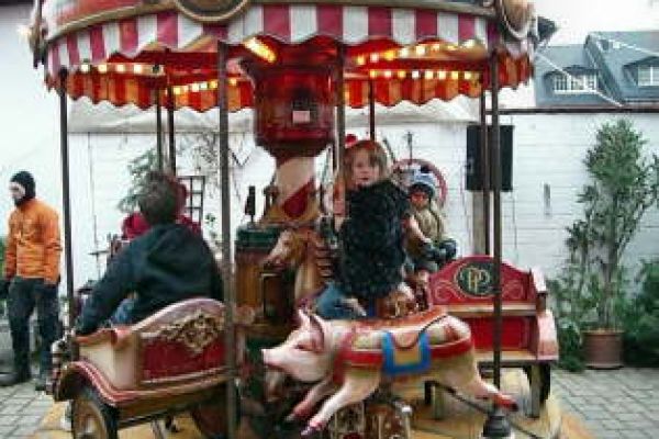 2008-weihnachtsmarkt-0226AD9916-5B44-CCF1-C5D7-F90416C262B0.jpg