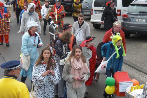 karneval2016-12EDAD2CC4-3274-4923-C195-BD7B3CFB3A2A.jpg