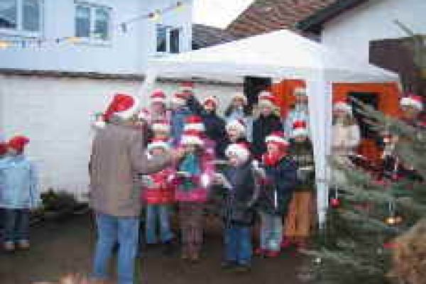 2005weihnachtsmarkt-2005-1586D64E2-B6CB-A60C-372B-B663E3F3C618.jpg