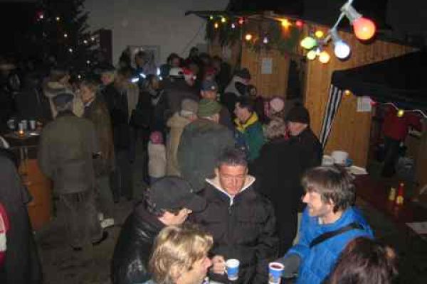 2004weihnachtsmarkt-dez-2004-08FF0CB63F-206B-1118-54E3-8B6134A7343C.jpg